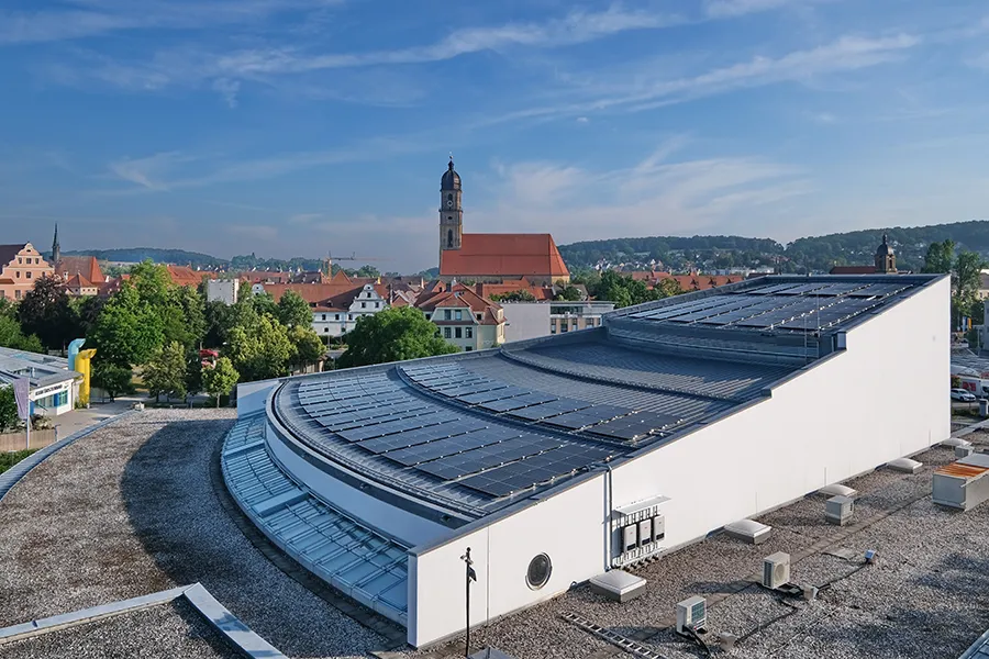 Erfolgreiche Umsetzung des PV-Projekts durch GRAMMER Solar